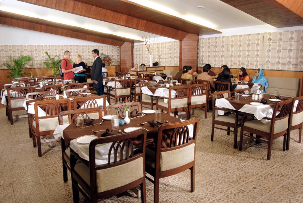 The Ambience Hotel 푸네 외부 사진